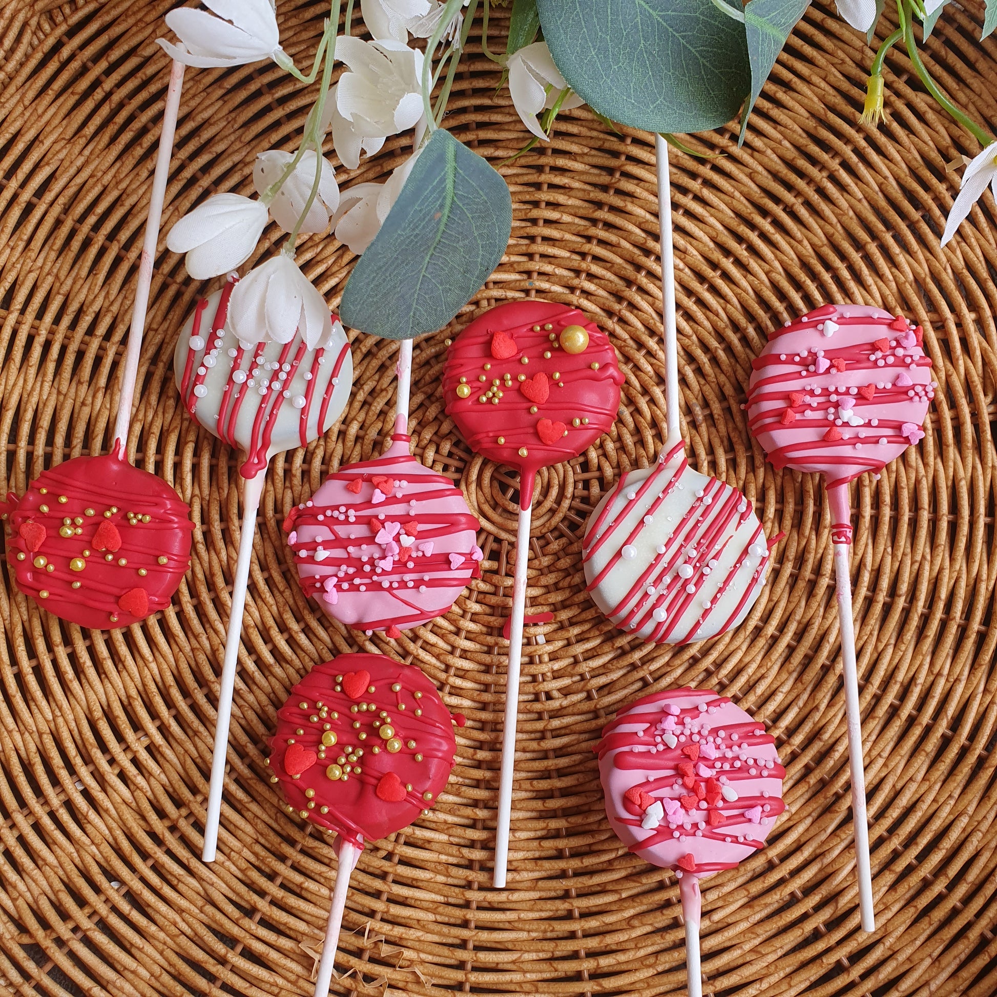 Valentines Day Cake Pops - Amberleighs Designs