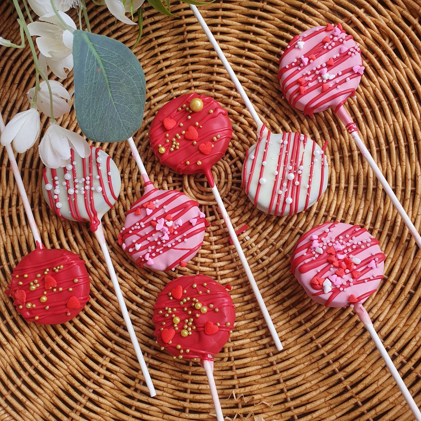 Valentines Day Cake Pops - Amberleighs Designs