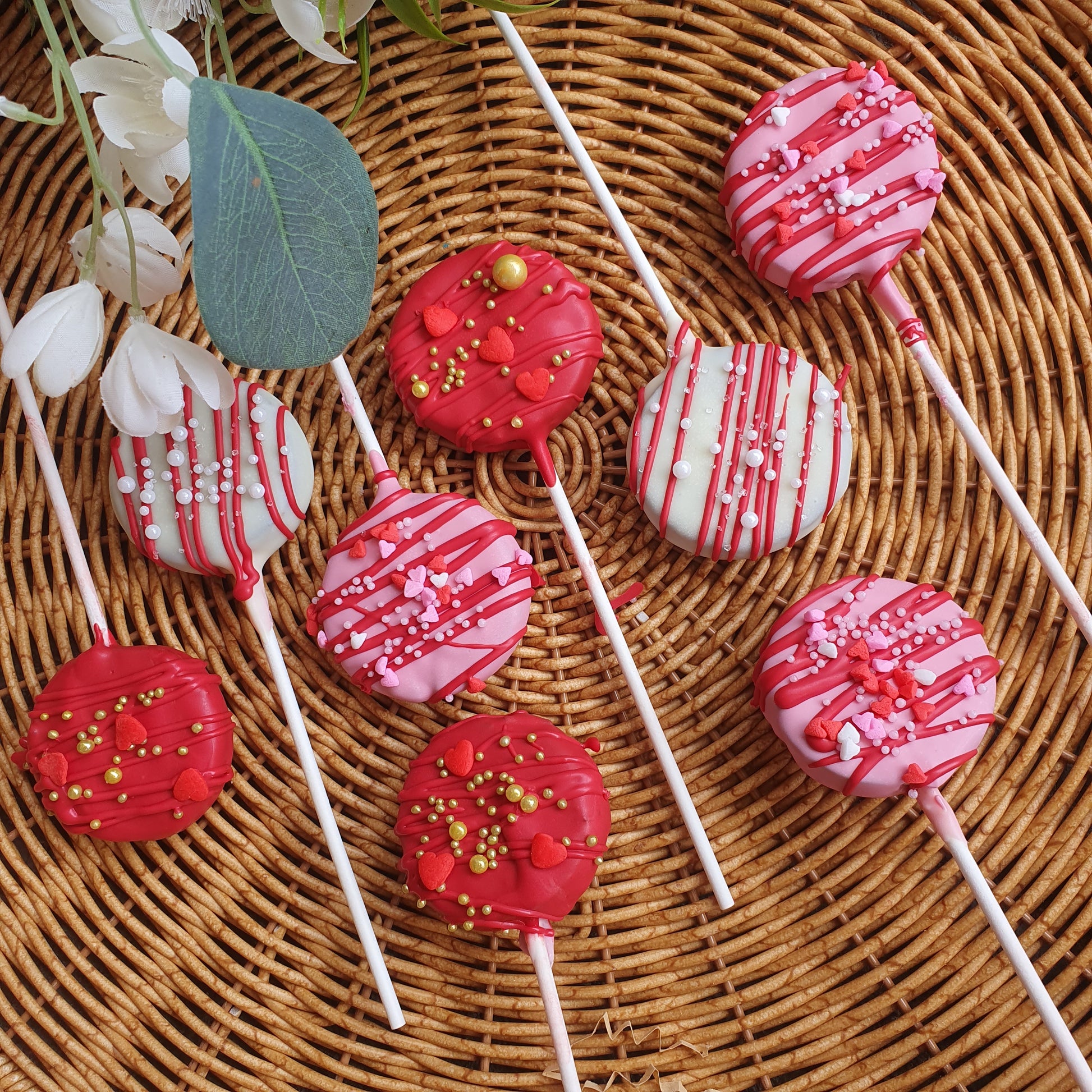Valentines Day Cake Pops - Amberleighs Designs