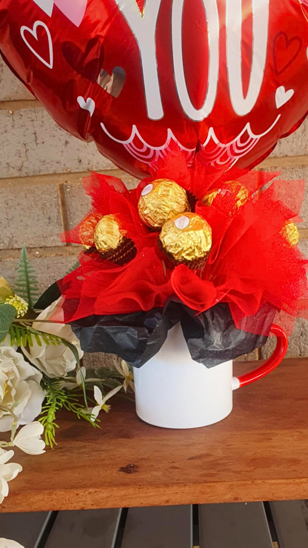 Heart Handle Mug with Bouquet - Amberleighs Designs